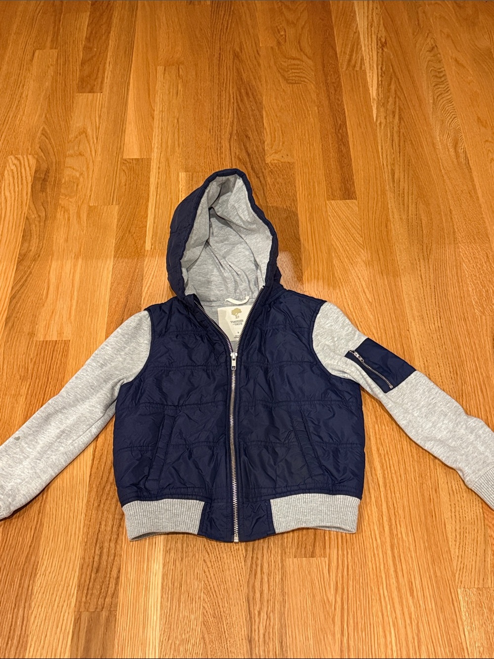 Tucker + Tate Navy Quilted Hooded Jacket with Gray Sleeves kids size 6